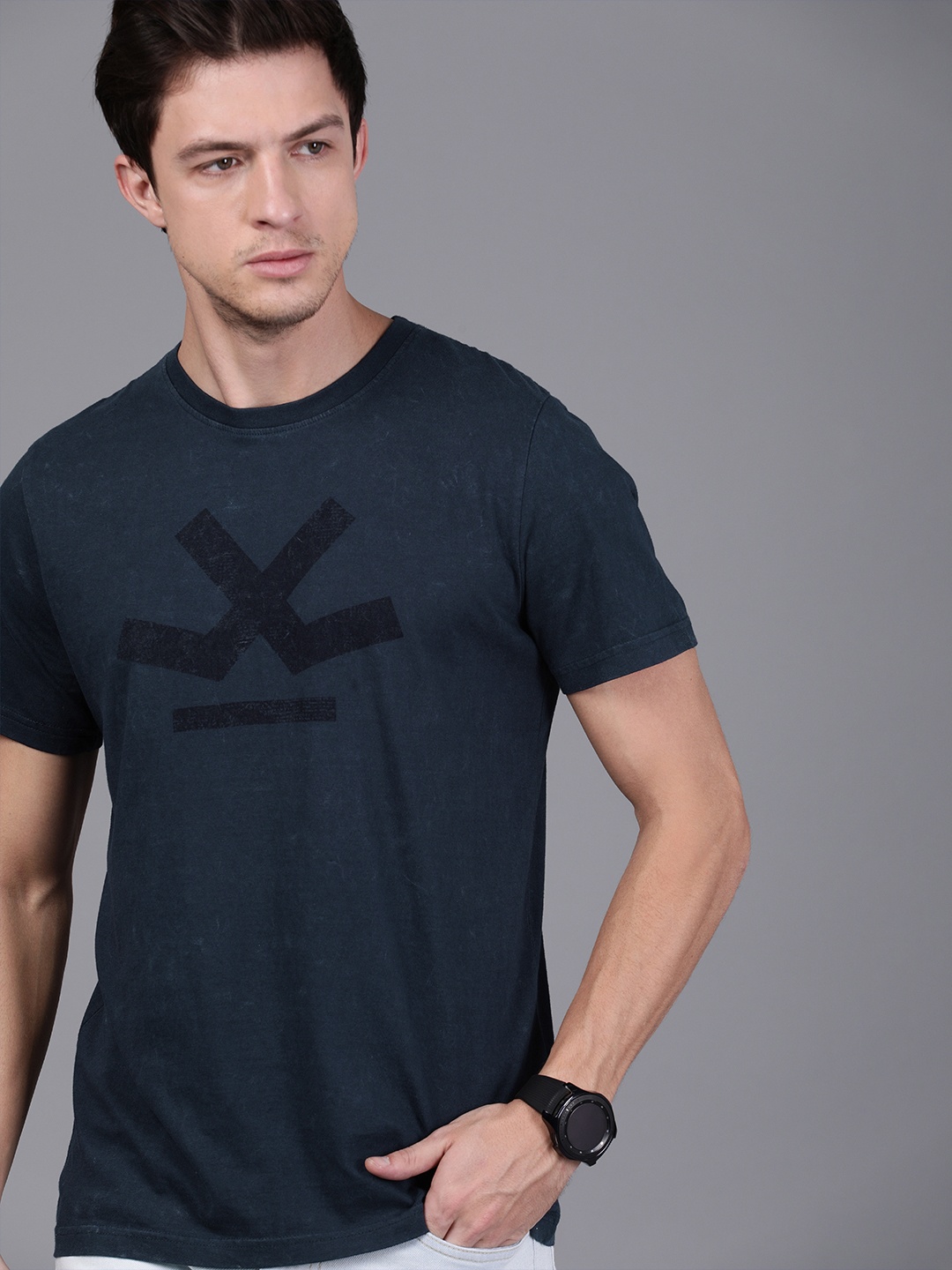 

WROGN Men Navy Blue Printed Slim Fit Round Neck T-shirt