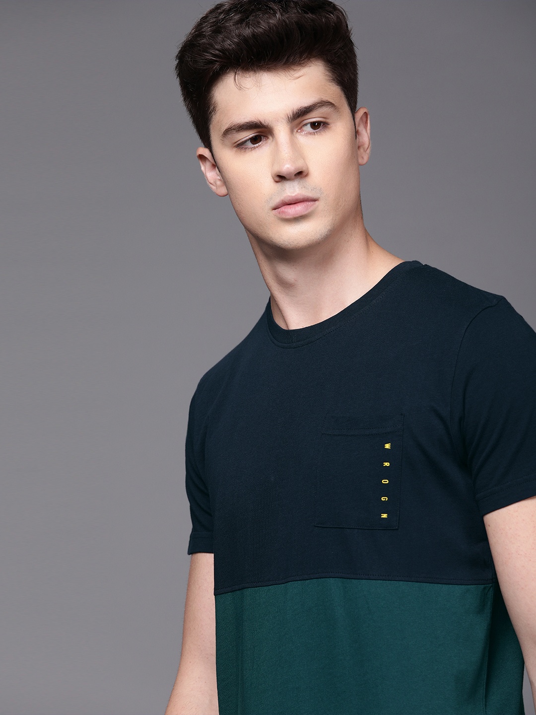 

WROGN Men Navy Blue Teal Green Slim Fit Colourblocked Round Neck Pure Cotton T-shirt