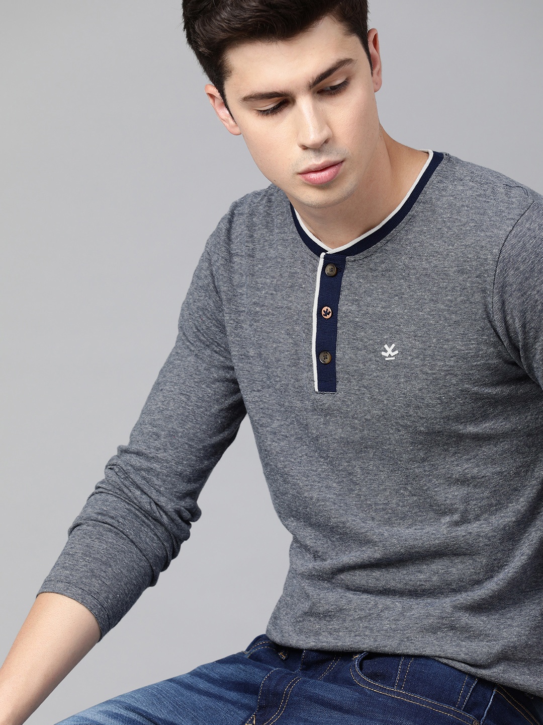 

WROGN Men Grey Melange Solid Henley Neck T-shirt