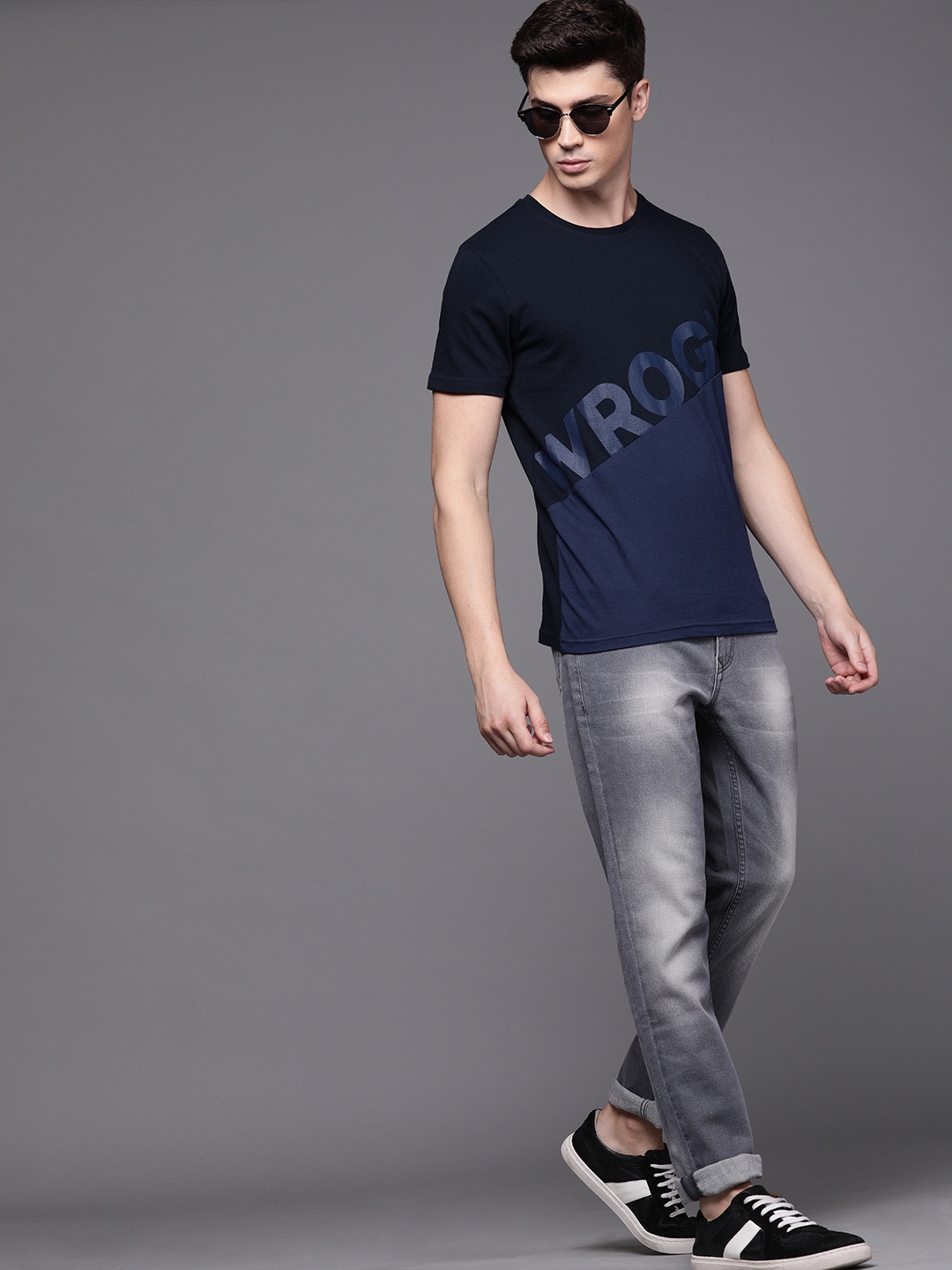 

WROGN Men Navy Blue Slim Fit Printed Round Neck Pure Cotton T-shirt