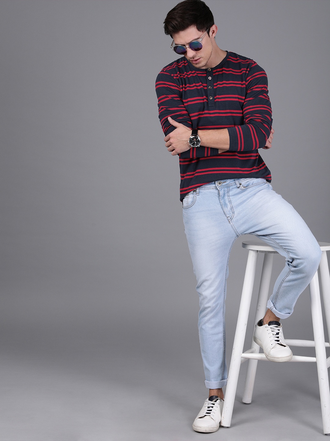 

WROGN Men Navy Blue Red Striped Slim Fit Henley Neck Pure Cotton T-shirt