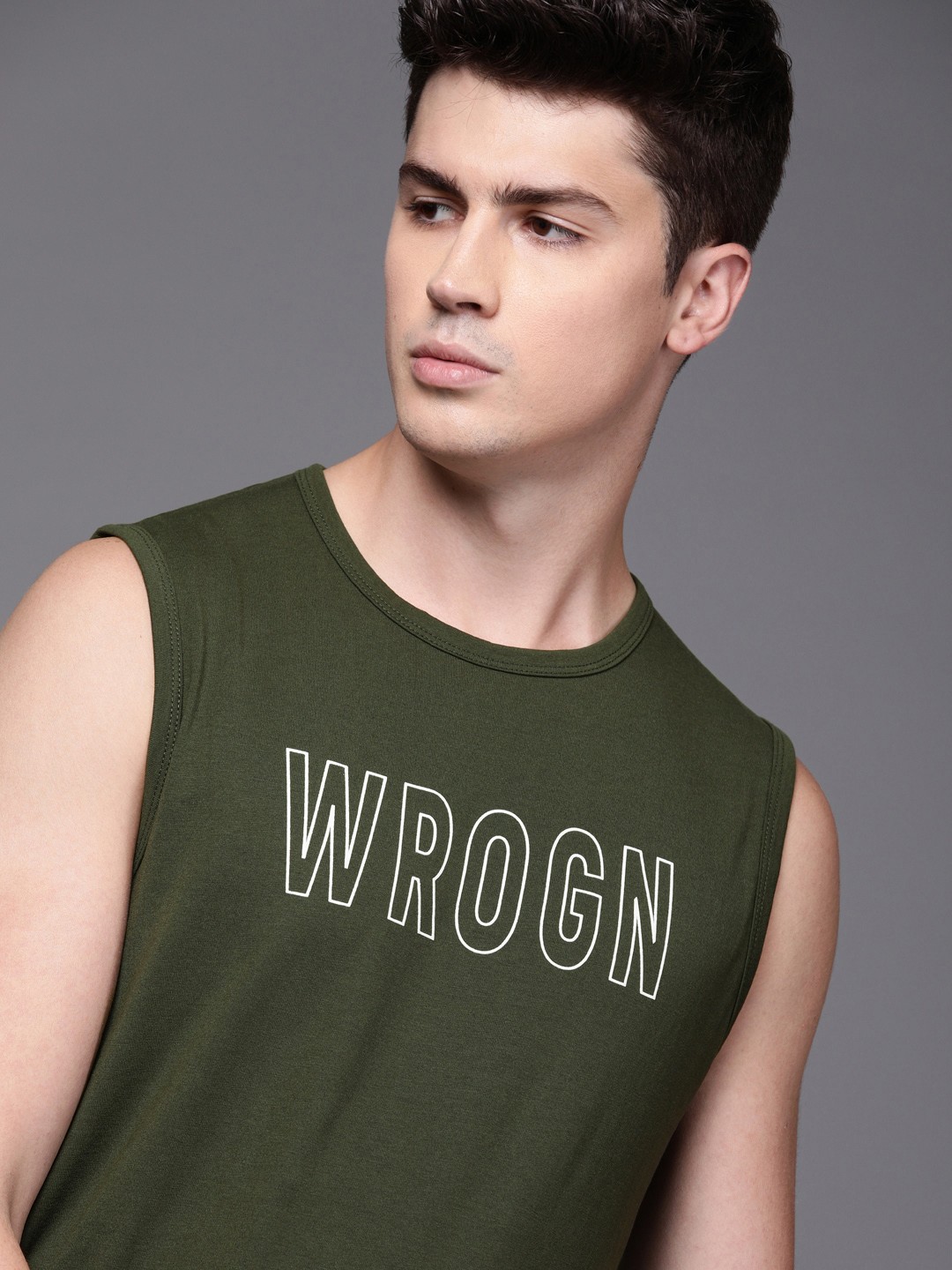 

WROGN Men Olive Green Printed Round Neck T-shirt