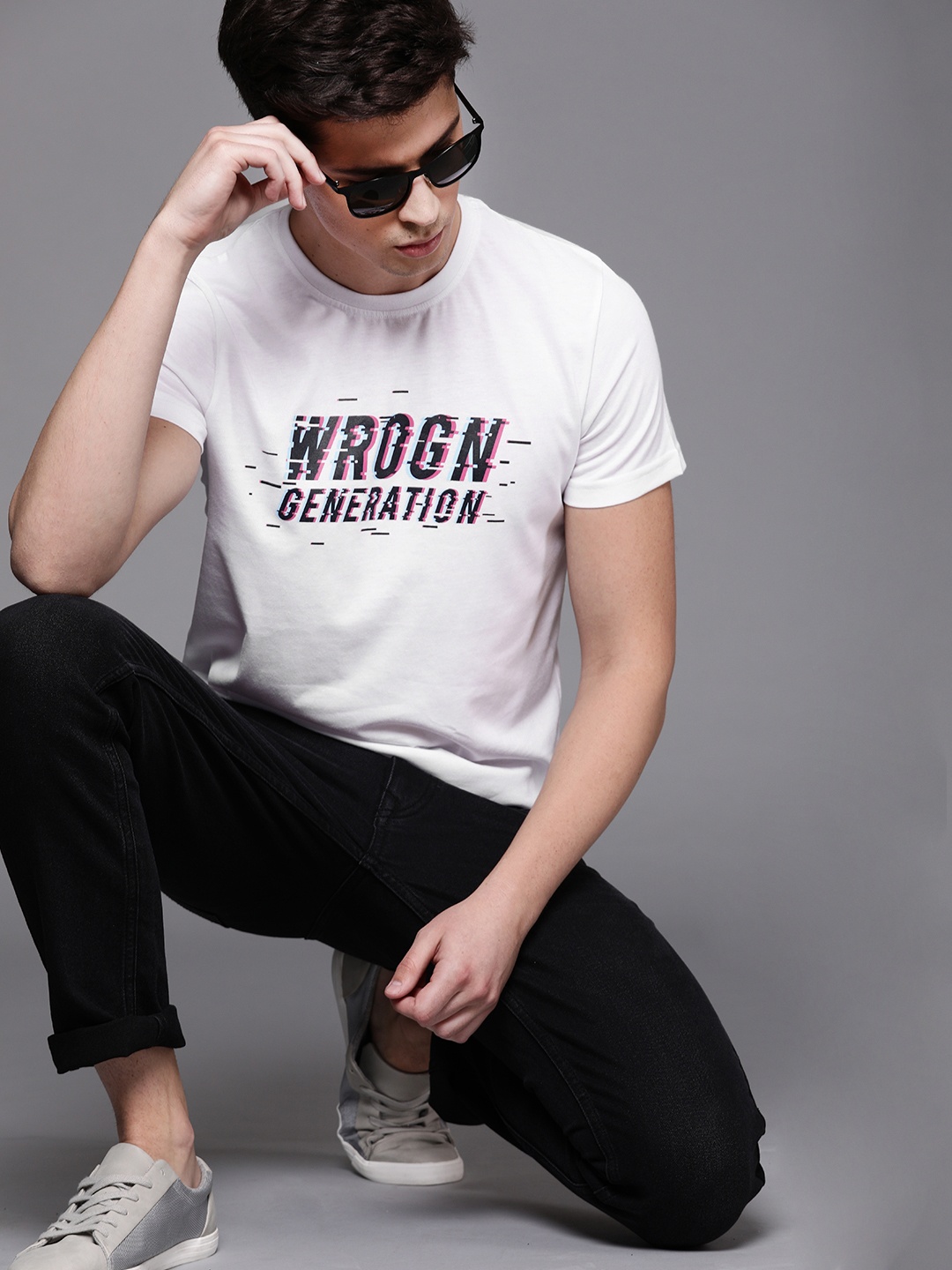 

WROGN Men White Printed Round Neck T-shirt