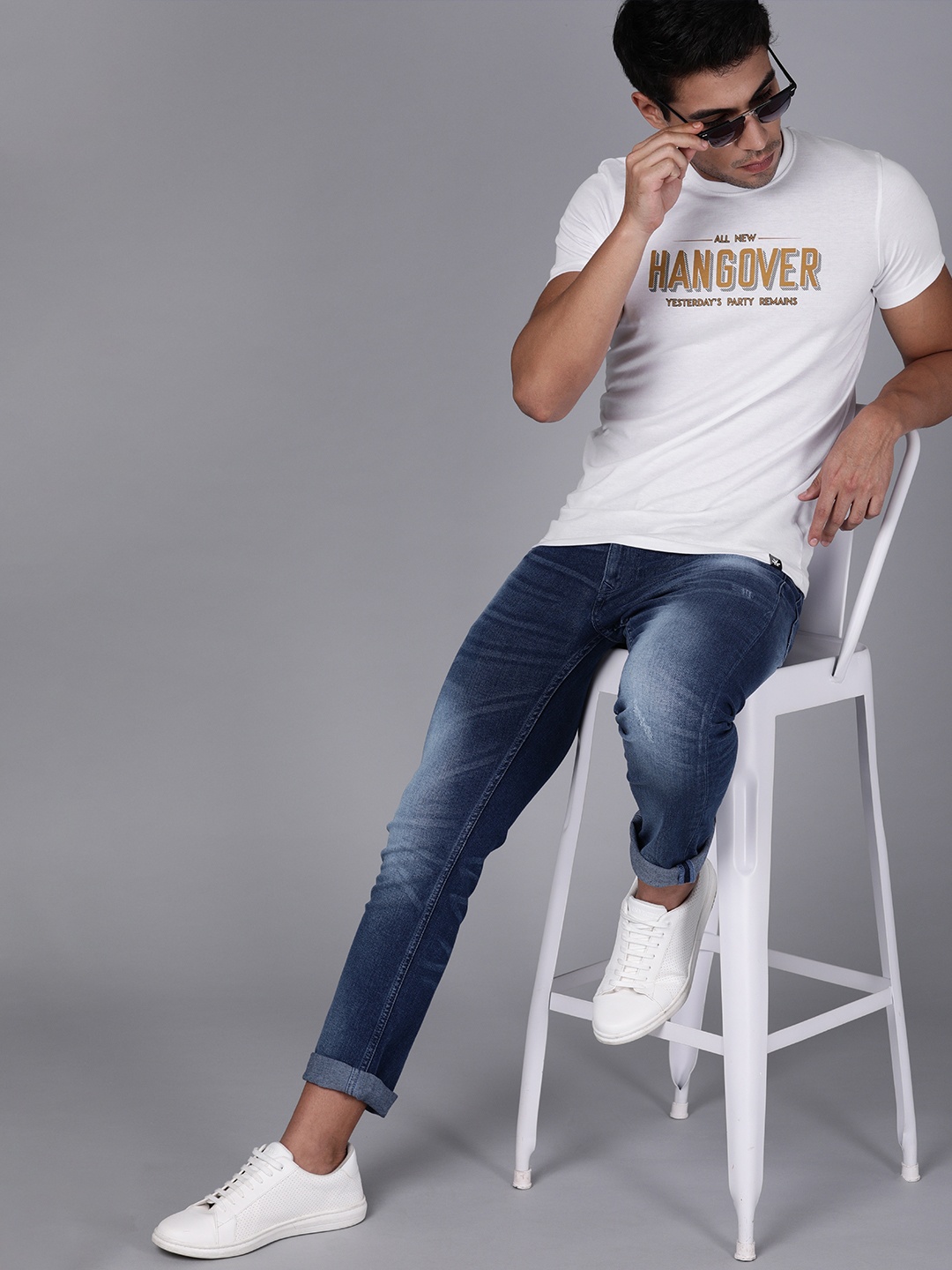 

WROGN Men White Printed Round Neck T-shirt