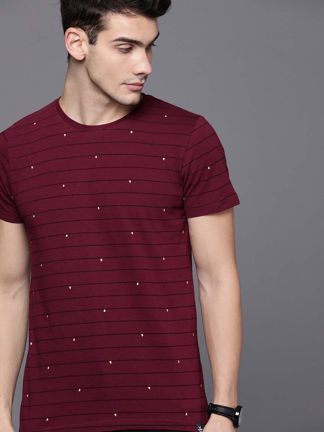 

WROGN Men Maroon Black Slim Fit Striped Round Neck Pure Cotton T-shirt