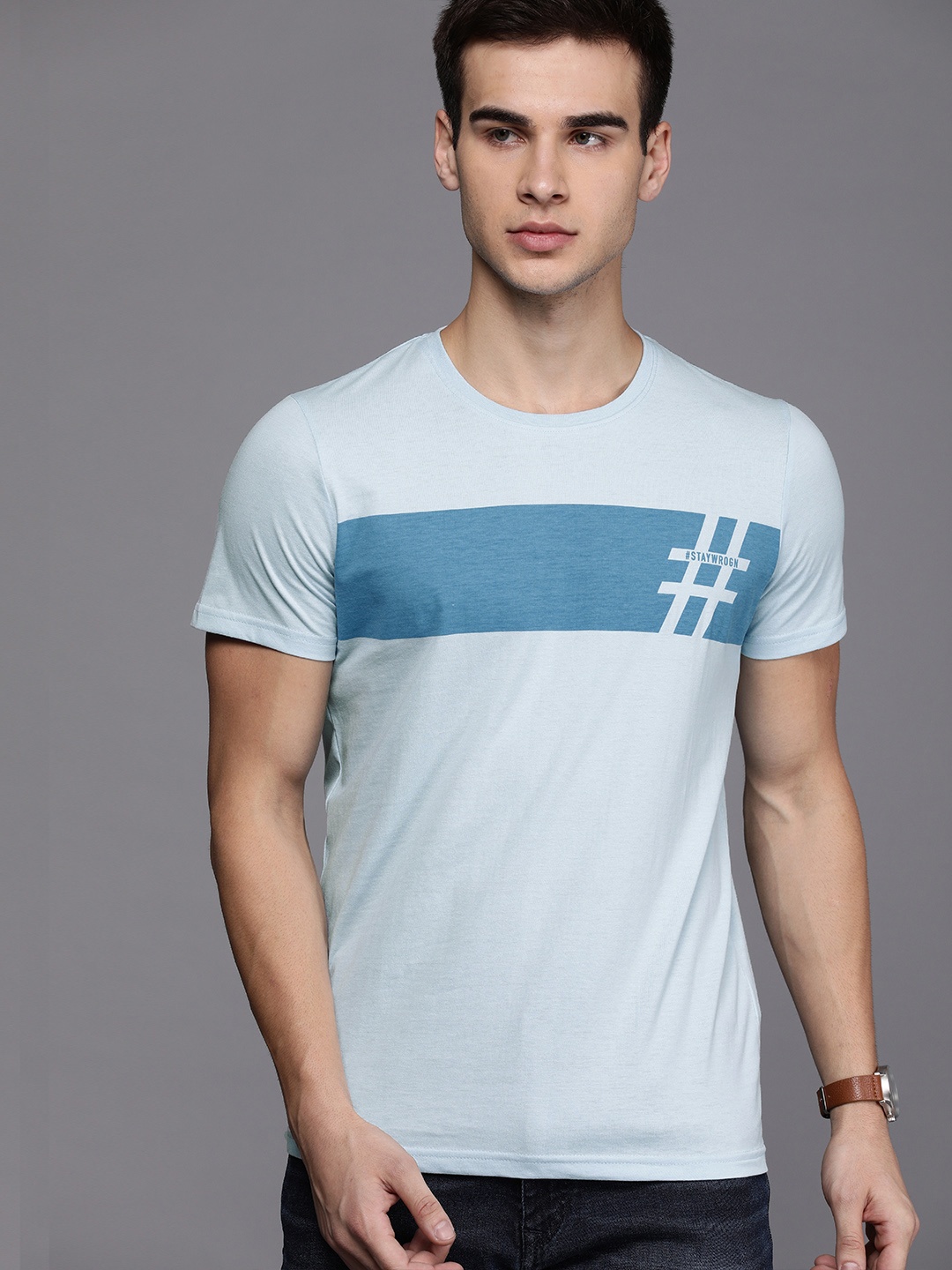 

WROGN Men Blue Colourblocked Slim Fit Round Neck T-shirt
