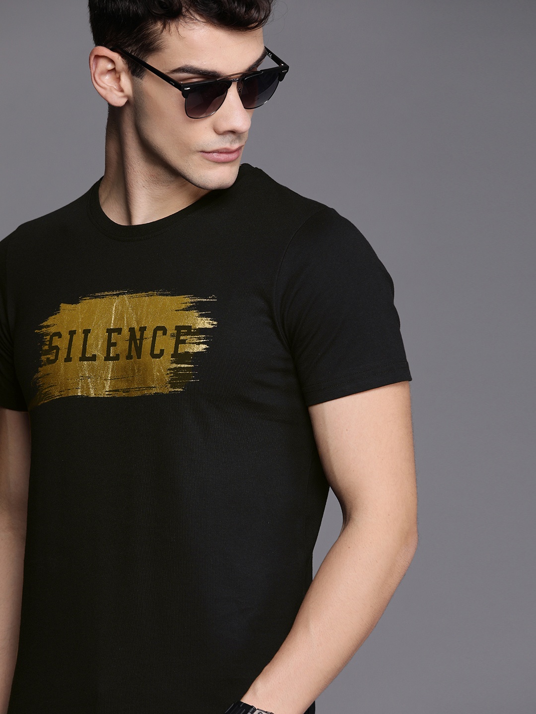 

WROGN Men Black Printed Slim Fit Round Neck T-shirt