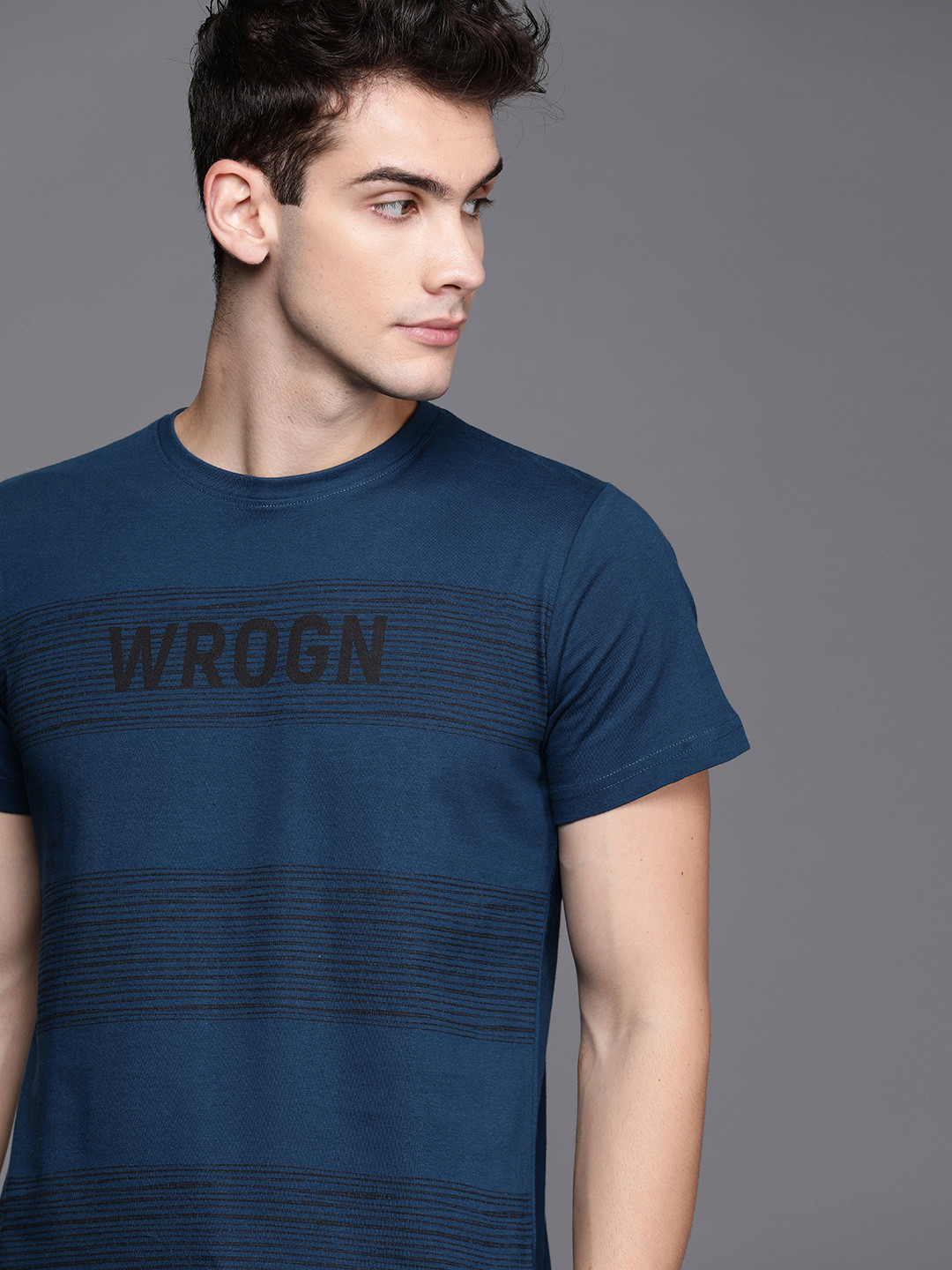 

WROGN Men Teal Blue Black Slim Fit Striped Round Neck Pure Cotton T-shirt