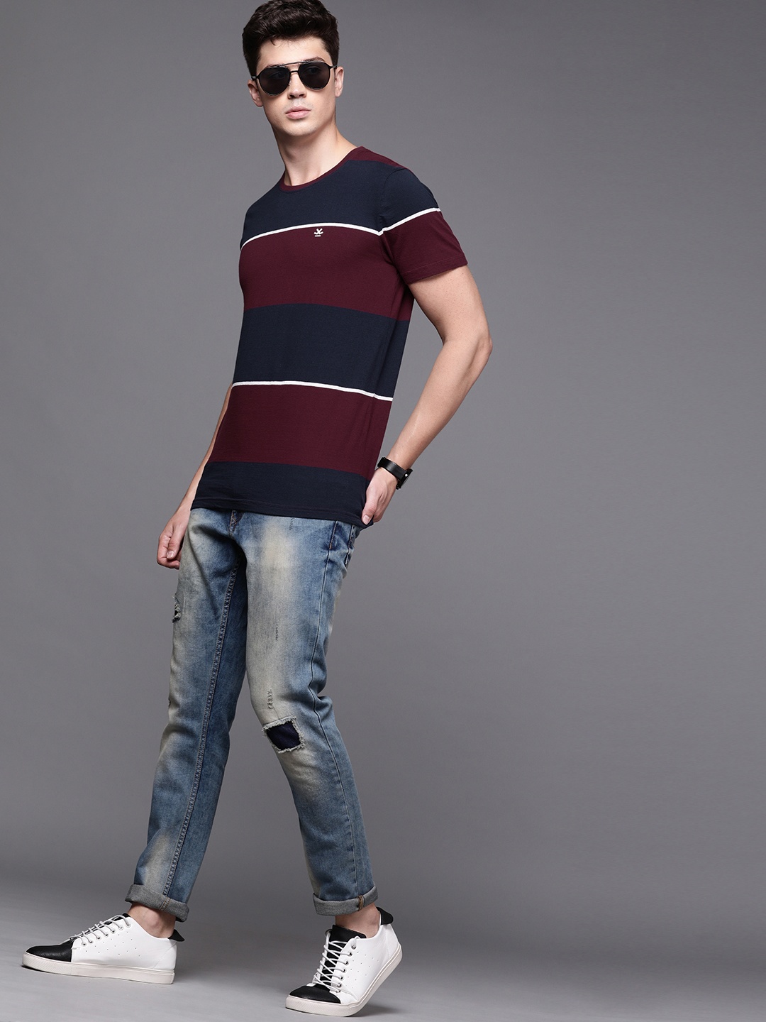 

WROGN Men Burgundy Navy Blue Slim Fit Colourblocked Round Neck Pure Cotton T-shirt
