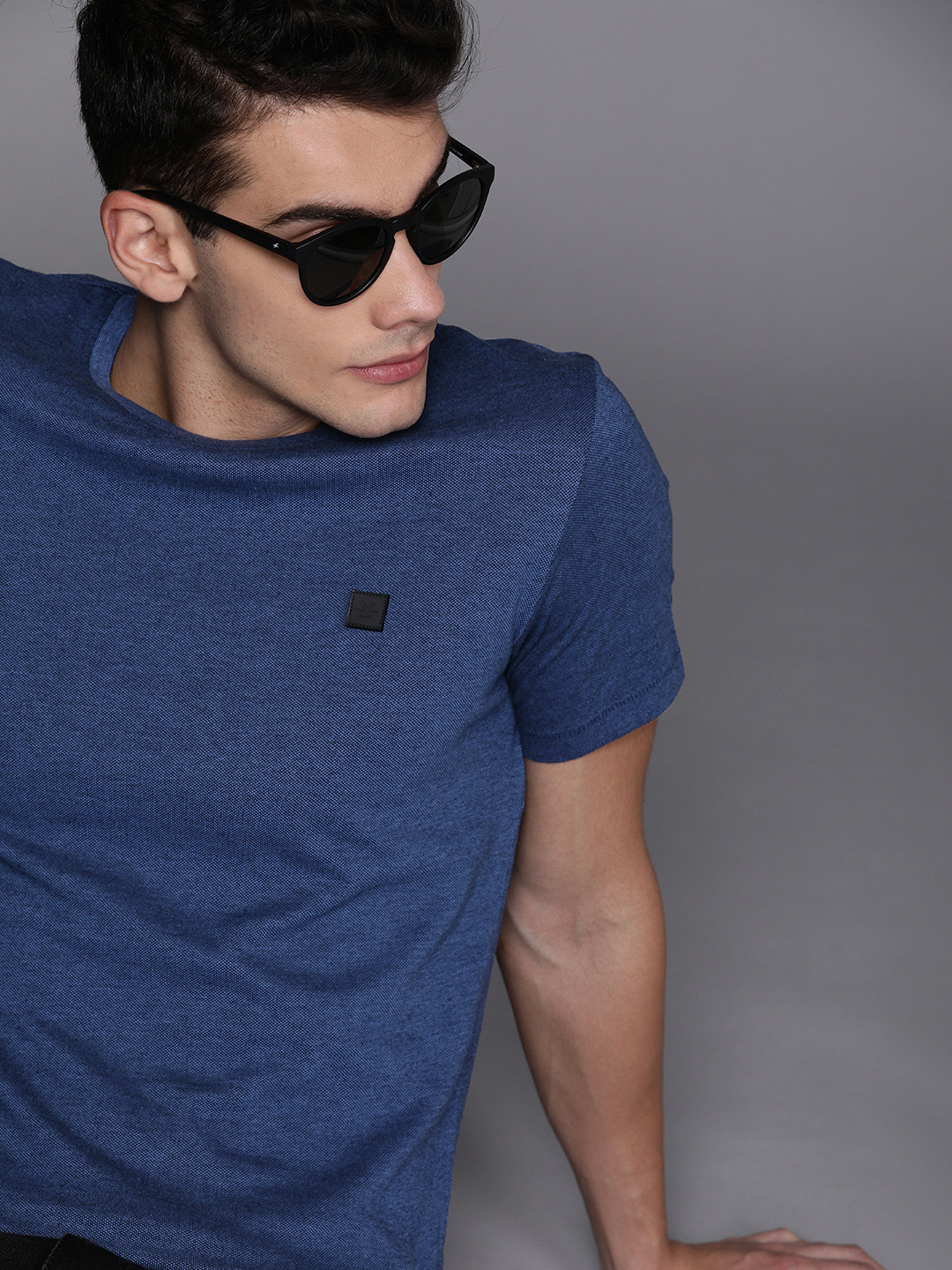 

WROGN Men Navy Blue Slim Fit Solid Round Neck Pure Cotton T-shirt