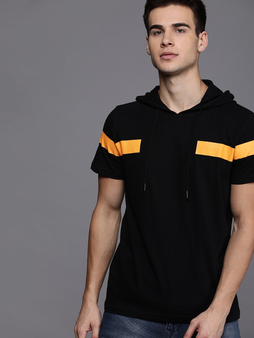 

WROGN Men Black Solid Slim Fit Hooded Pure Cotton T-shirt