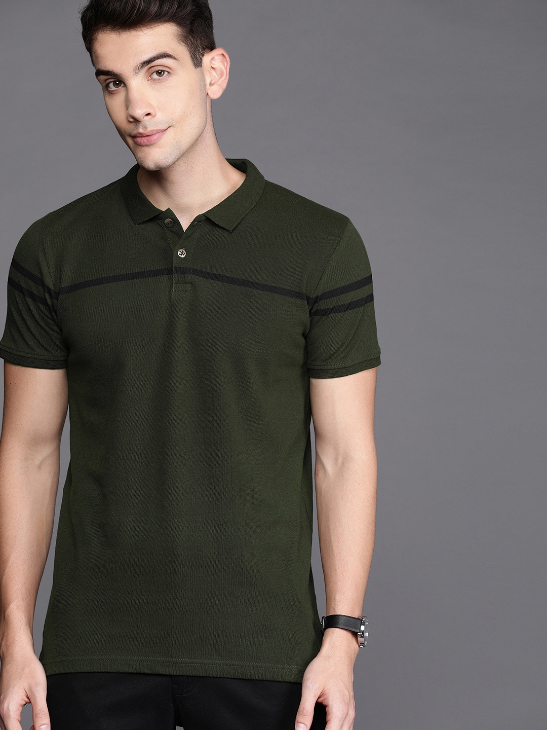 

WROGN Men Olive Green Pure Cotton Slim Fit Solid Polo Collar Pure Cotton T-shirt with Striped Detail