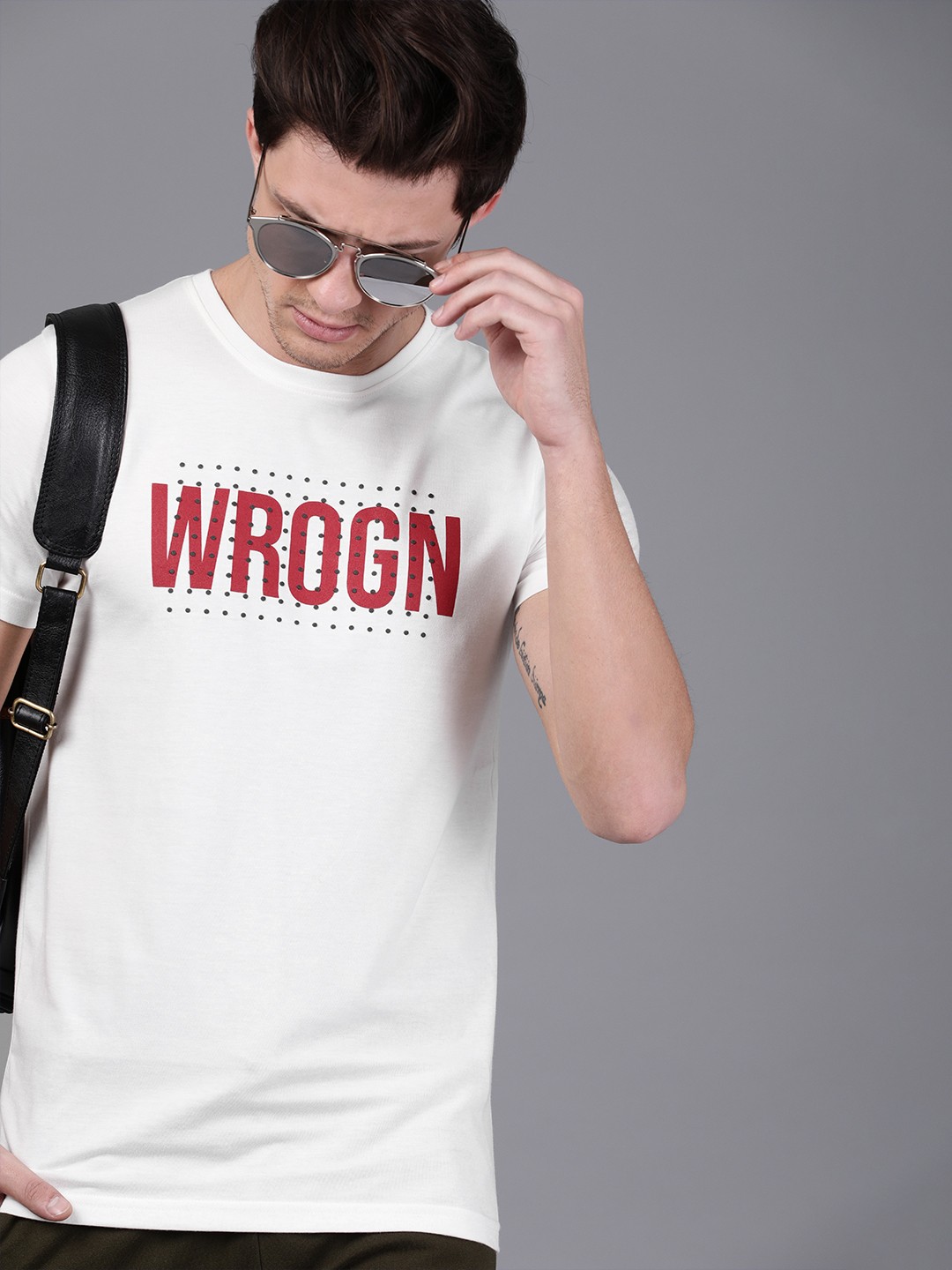 

WROGN Men White Slim Fit Printed Round Neck T-shirt