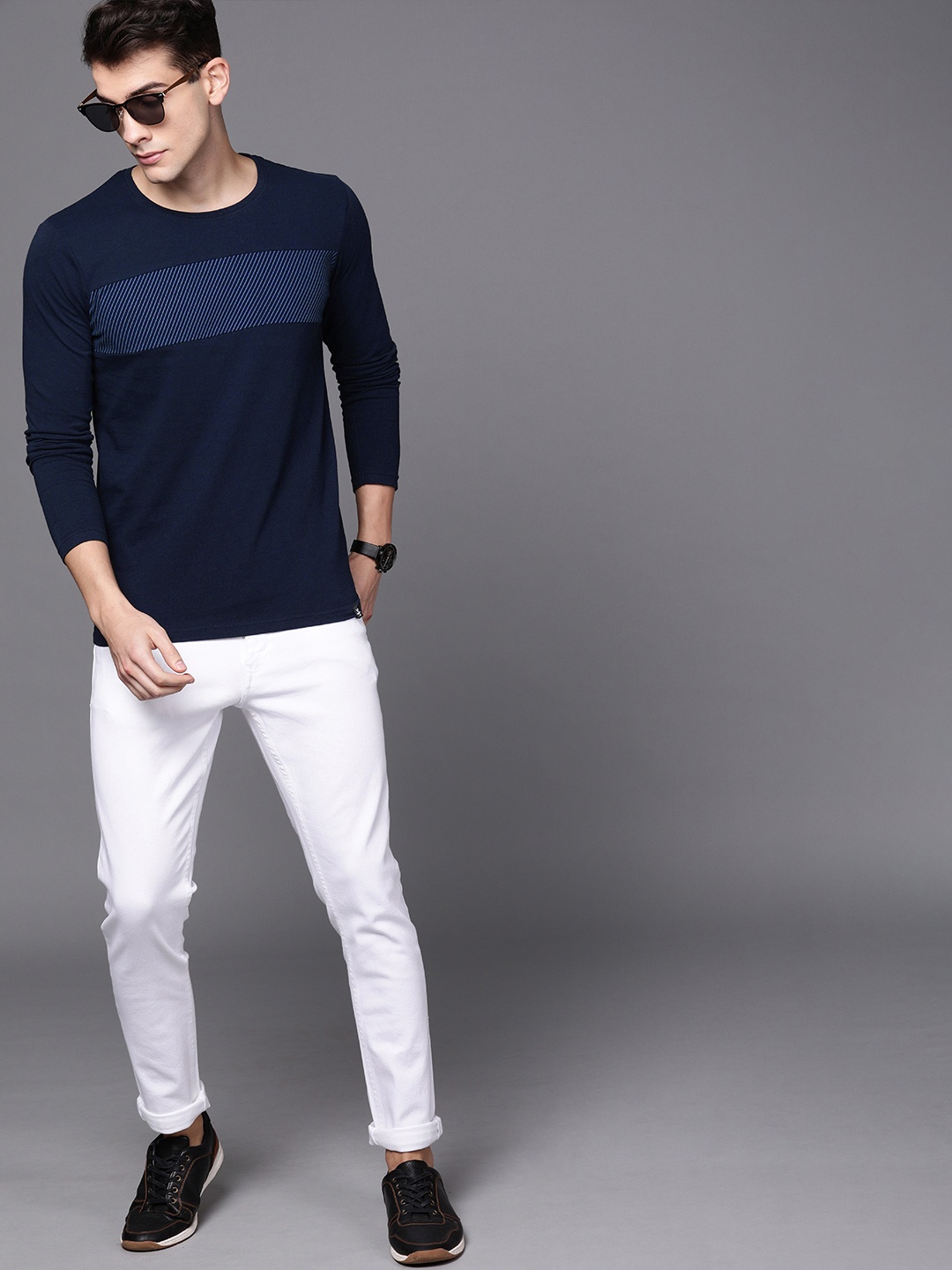 

WROGN Men Navy Blue Striped Slim Fit Round Neck Pure Cotton T-shirt