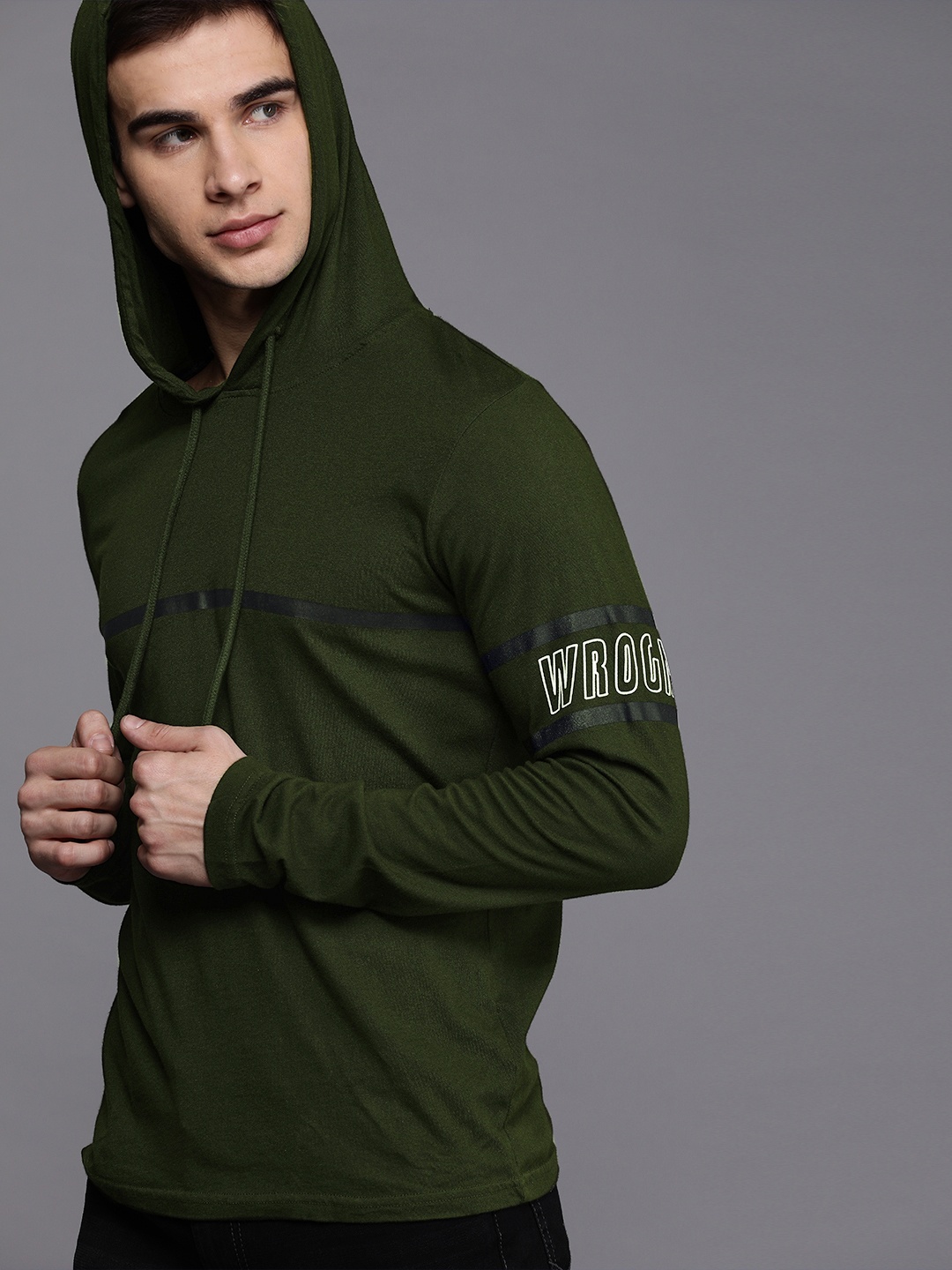 

WROGN Men Olive Green Slim Fit Solid Hood Pure Cotton T-shirt with Striped Detail