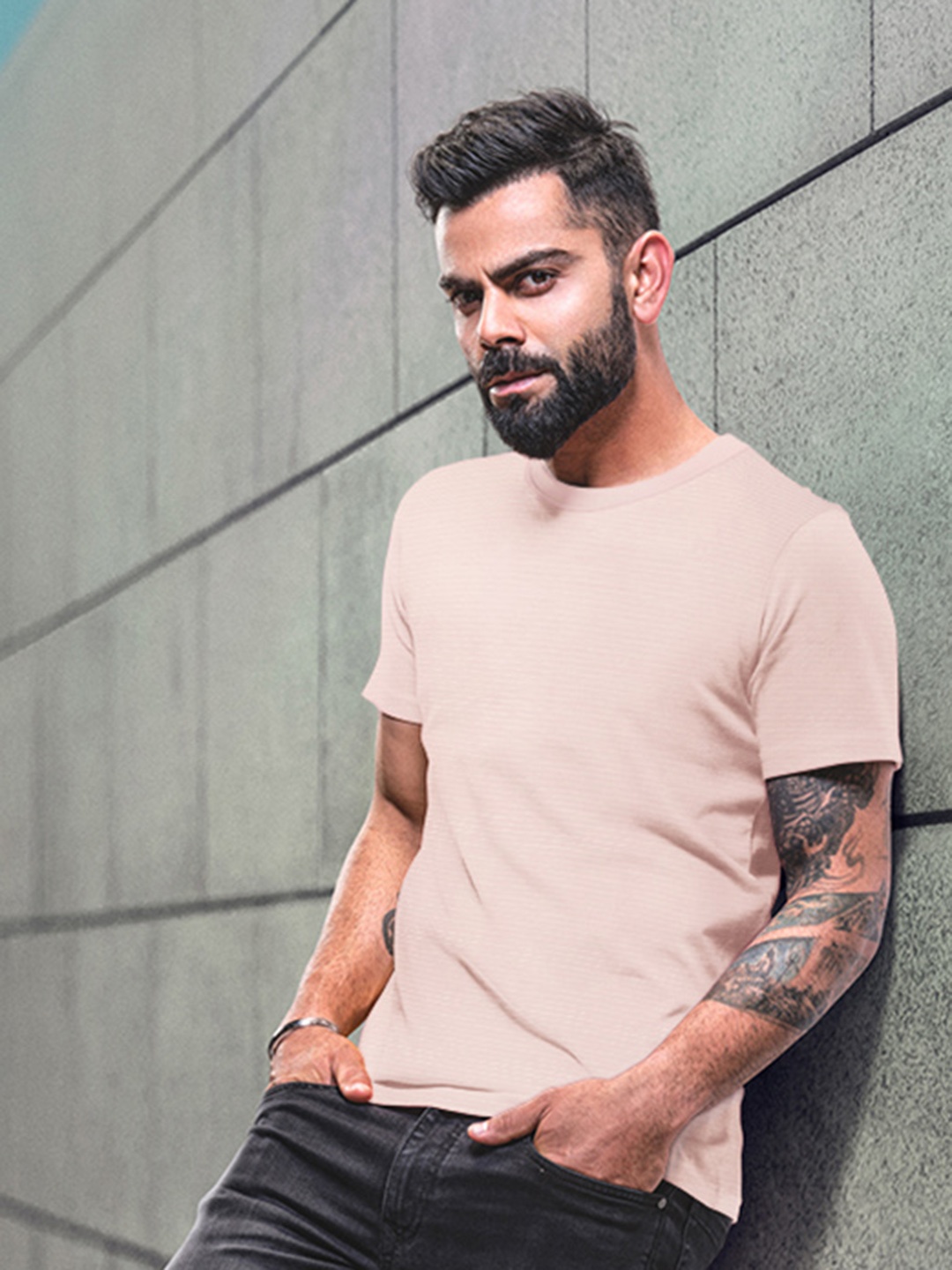 

WROGN Men Pink Striped Slim Fit Round Neck T-shirt