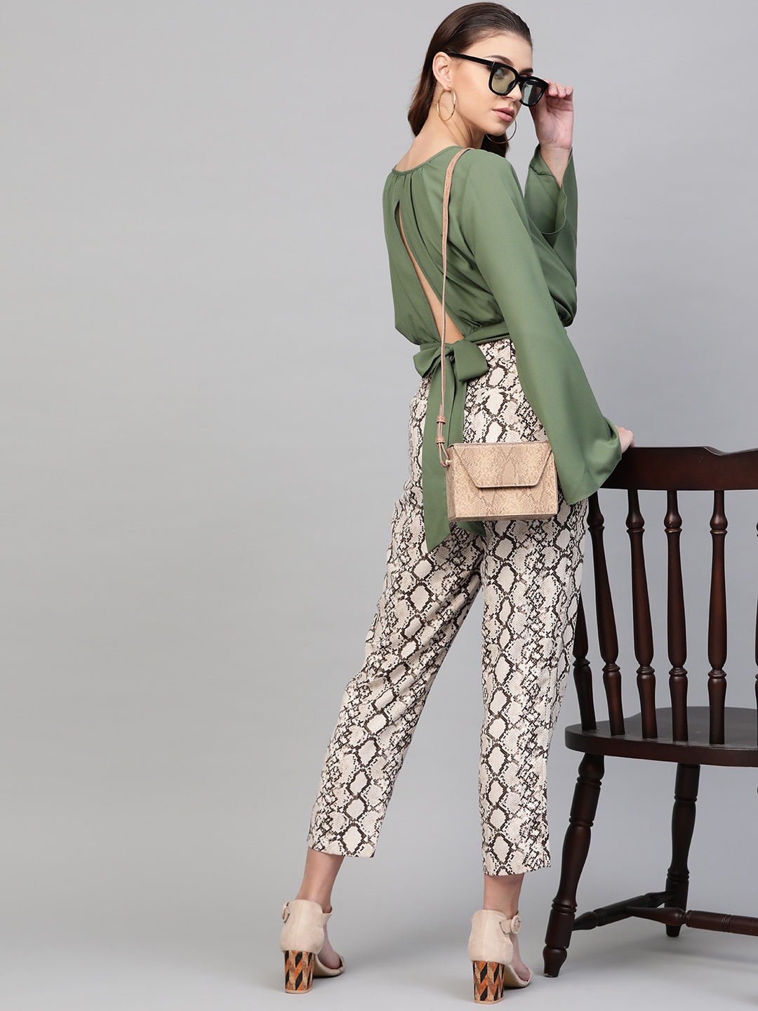 

SASSAFRAS Women Green Solid Crop Styled Back Top