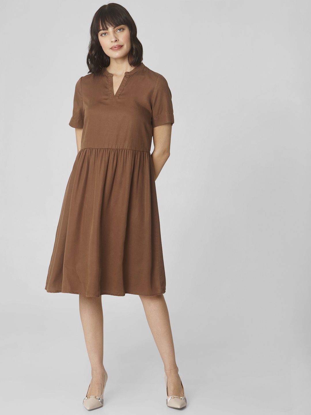 

Vero Moda Women Brown Solid Fit and Flare Dress