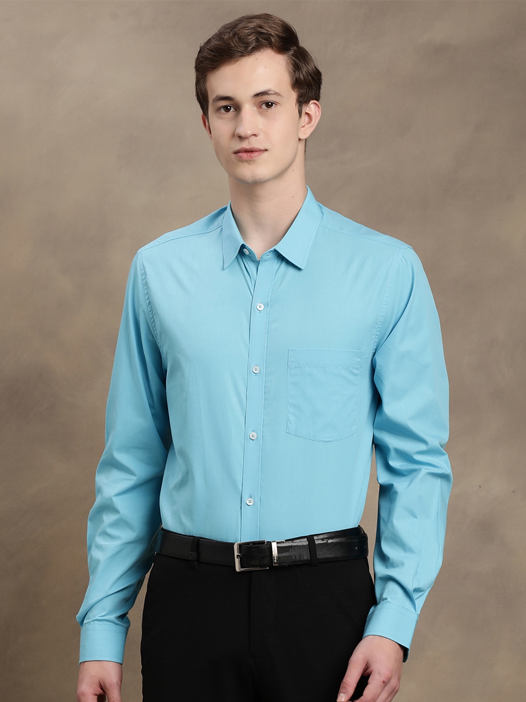 

Turtle Men Turquoise Blue Relaxed Slim Fit Solid Formal Shirt