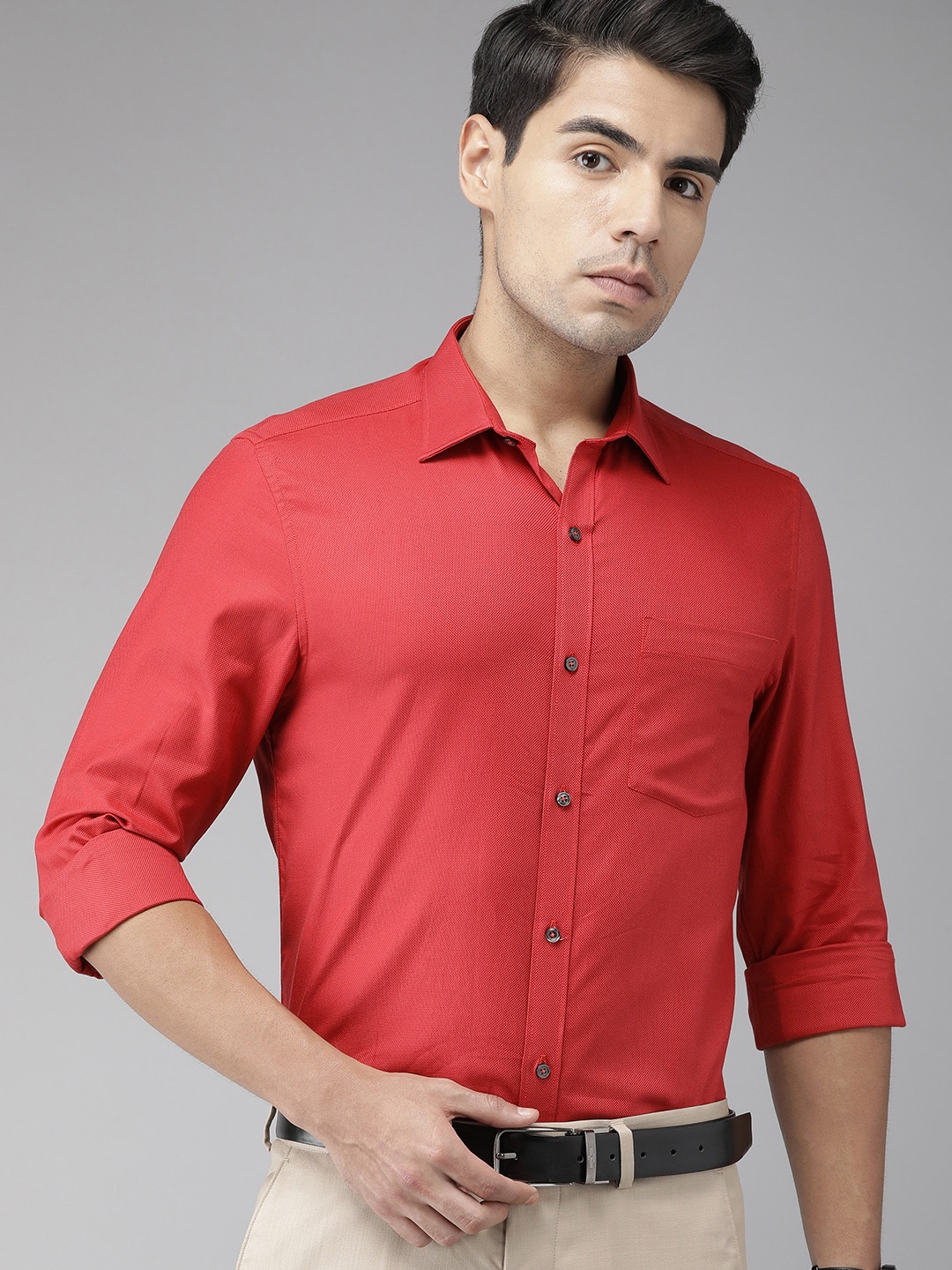 

Turtle Men Red Slim Fit Solid Formal Shirt