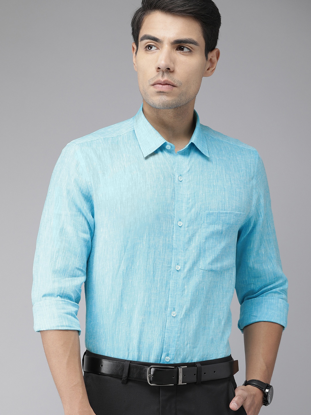

Turtle Men Blue Slim Fit Solid Formal Linen Shirt