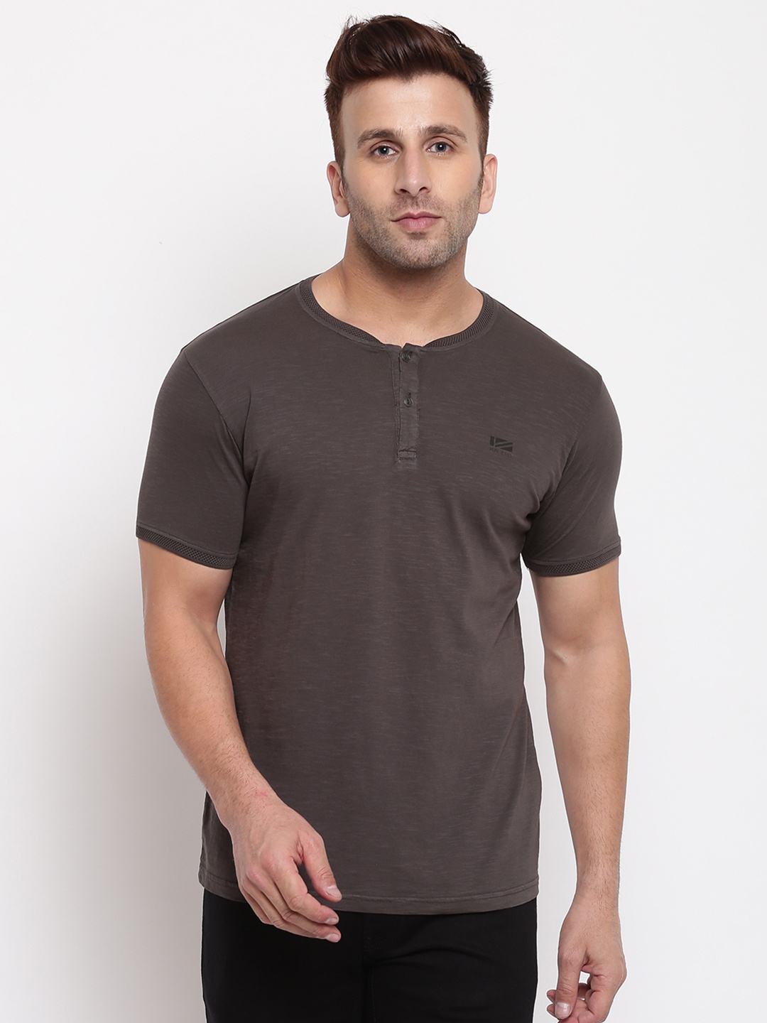 

Pepe Jeans Men Brown Solid Round Neck Pure Cotton T-shirt