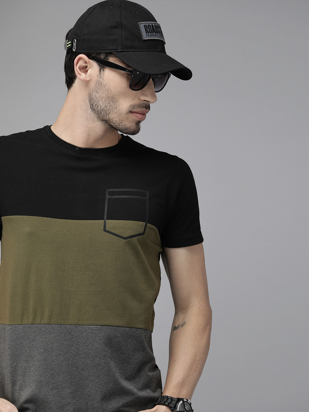 

Pepe Jeans Men Black & Olive Green Slim Fit Colourblocked Round Neck T-shirt