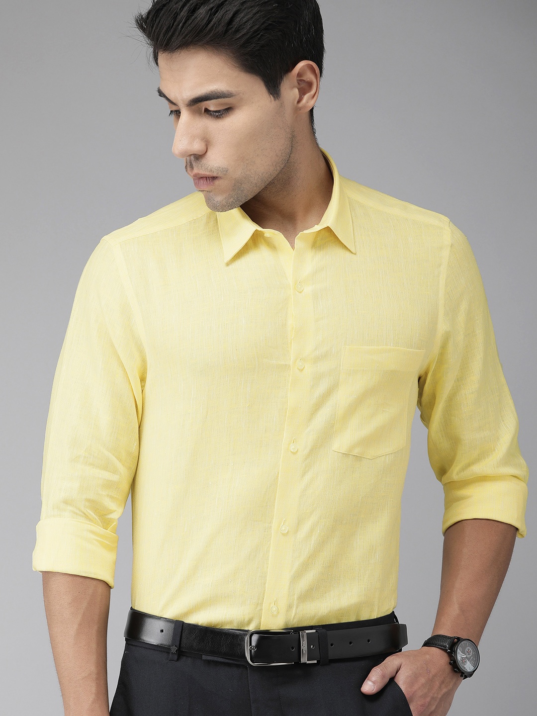 

Turtle Men Yellow Slim Fit Solid Formal Linen Shirt