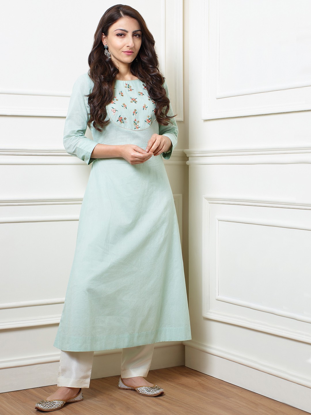 

House of Pataudi Women Green Floral Embroidered A-Line Kurta