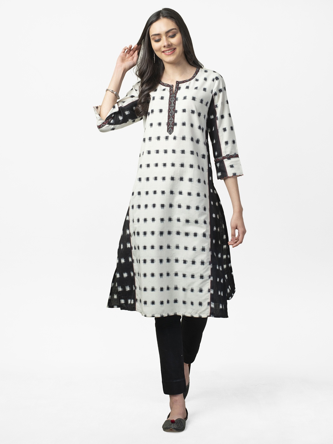 

Fabindia Women White & Black Ikat Printed Straight Kurta