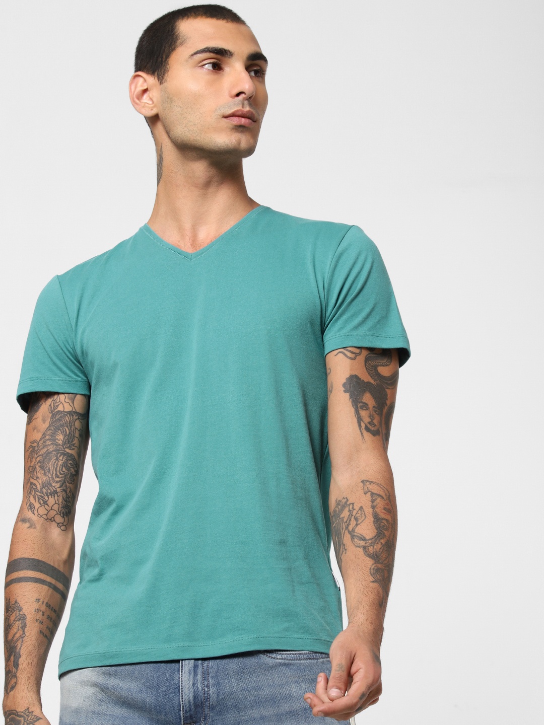 

Jack Jones Core Men Turquoise Blue Solid Slim Fit V-Neck Pure Cotton T-shirt