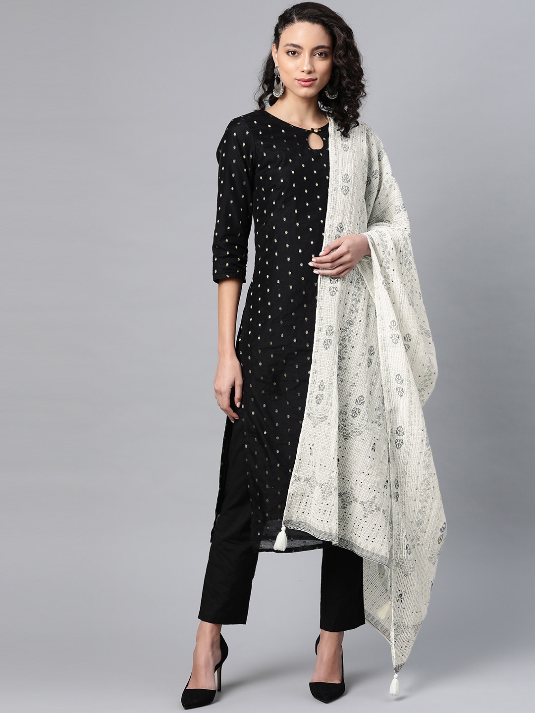 

W Off-White & Navy Blue Printed Dupatta