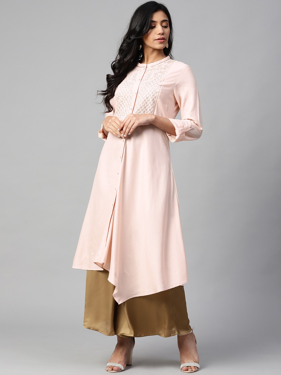 

W Women Peach-Coloured & Golden Geometric Embroidered Asymmetric A-Line Kurta