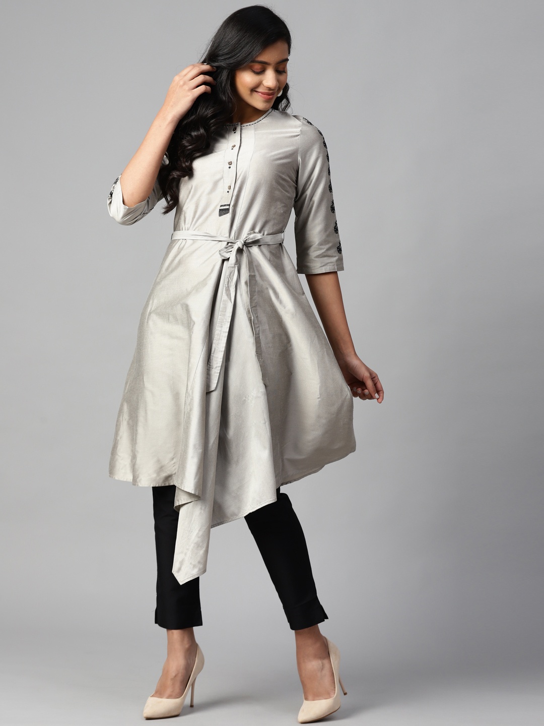 

W Women Grey & Black Pinstriped A-Line Kurta