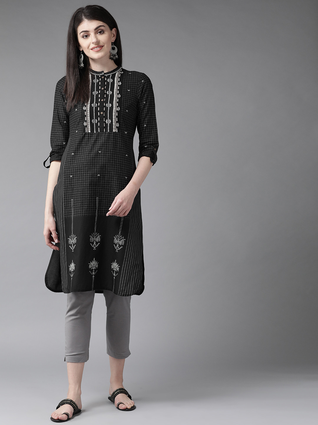 

W Women Black & Grey Printed Straight Kurta