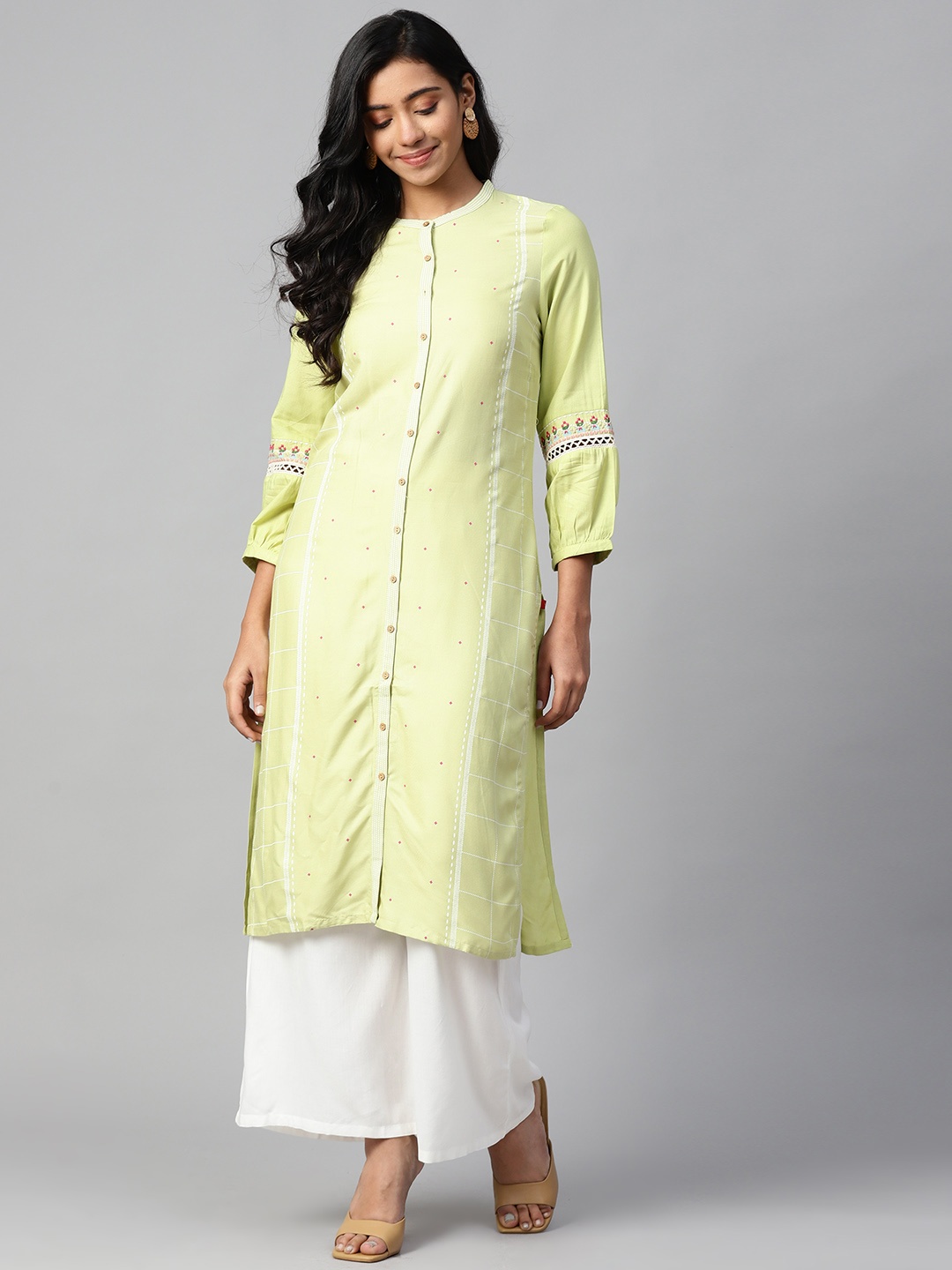 

W Women Green & Pink Embroidered Straight Kurta