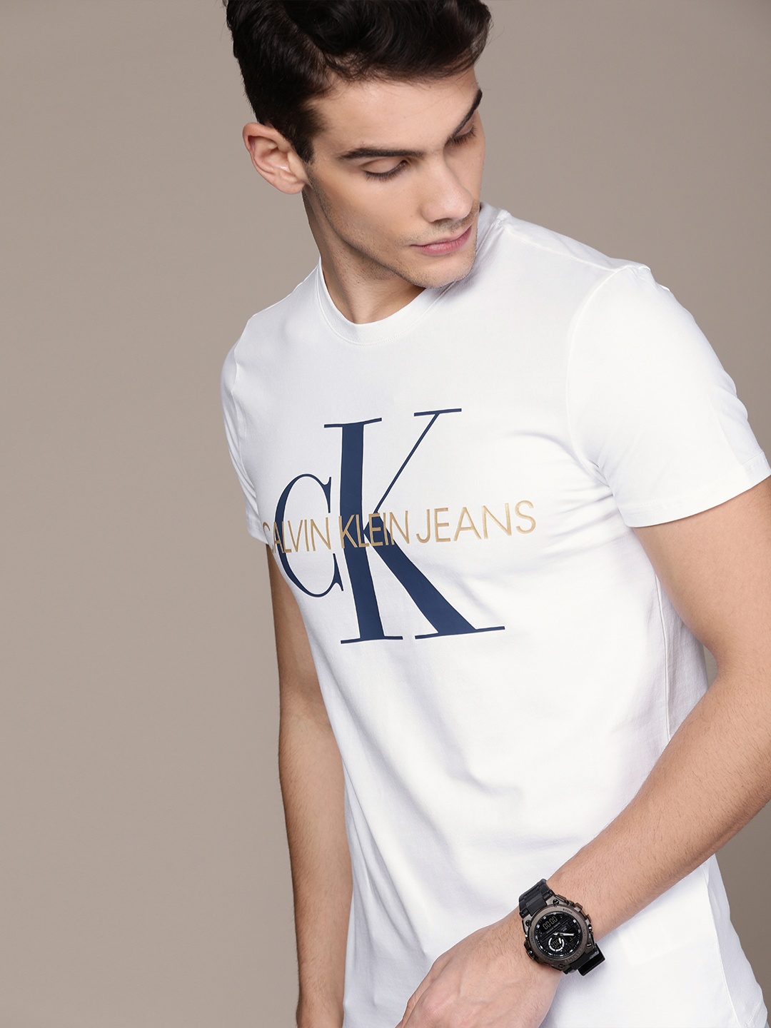 

Calvin Klein Jeans Men White Printed Slim Fit Round Neck T-shirt
