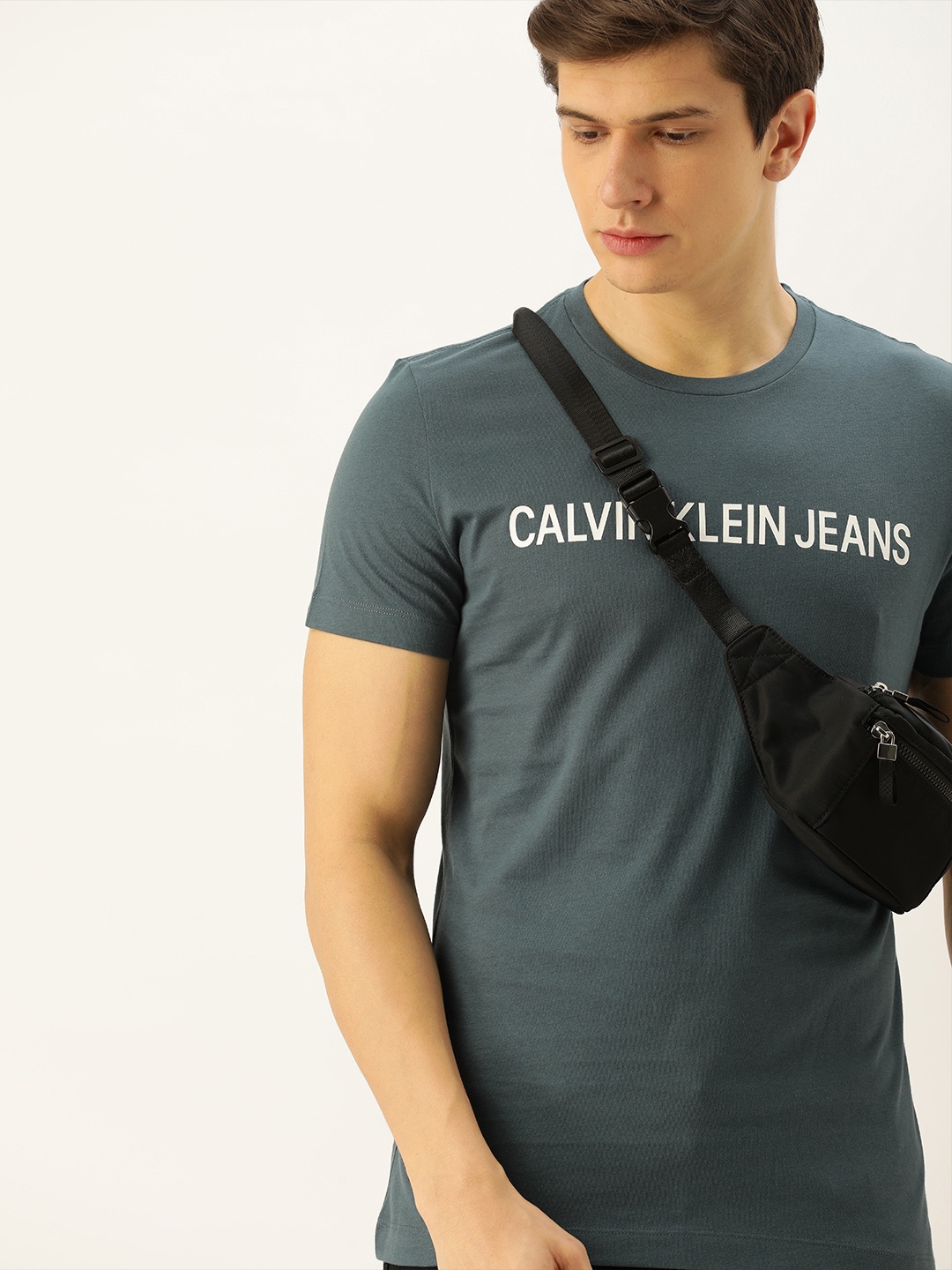 

Calvin Klein Jeans Men Blue Printed Round Neck Pure Cotton T-shirt