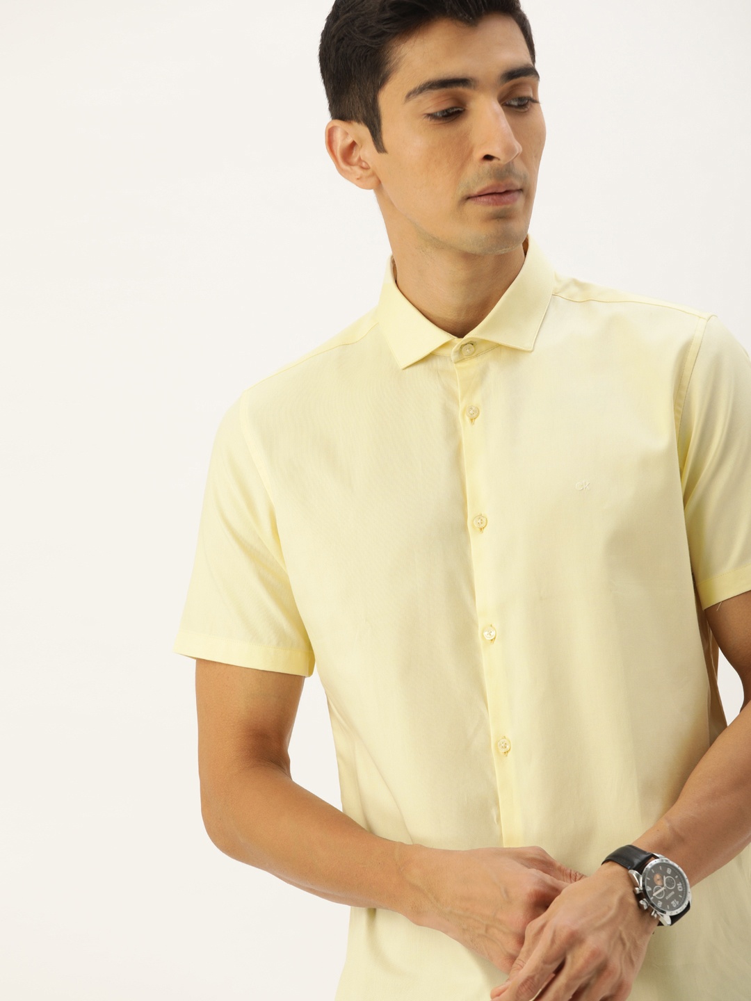 

Calvin Klein Jeans Men Yellow Slim Fit Solid Casual Shirt