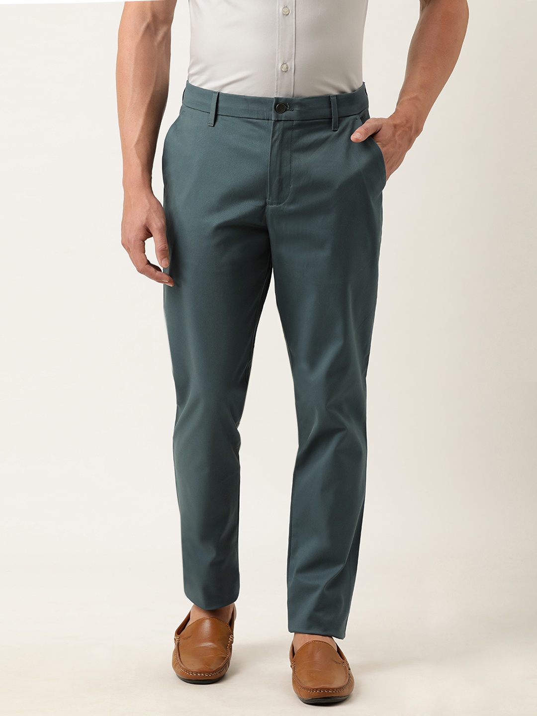 

Calvin Klein Jeans Men Blue Slim Fit Solid Chinos