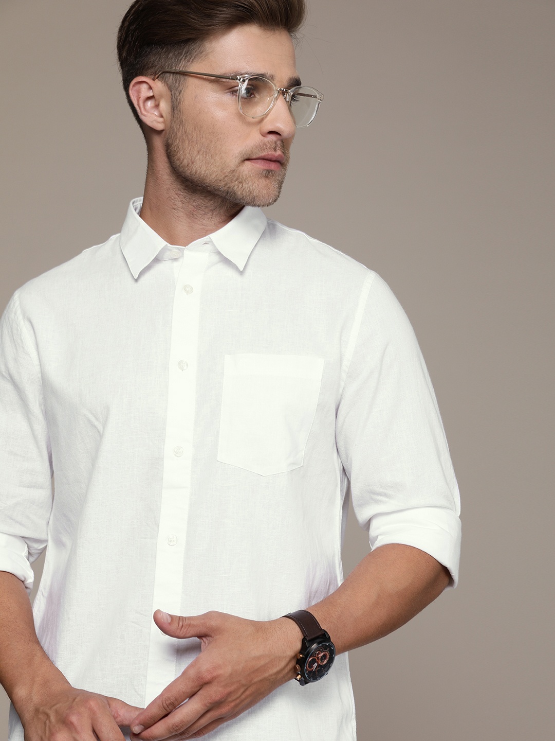 

Calvin Klein Jeans Men White Slim Fit Solid Casual Linen Shirt