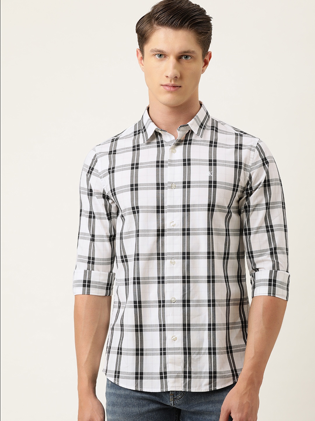 

Calvin Klein Jeans Men White & Black Slim Fit Checked Casual Shirt