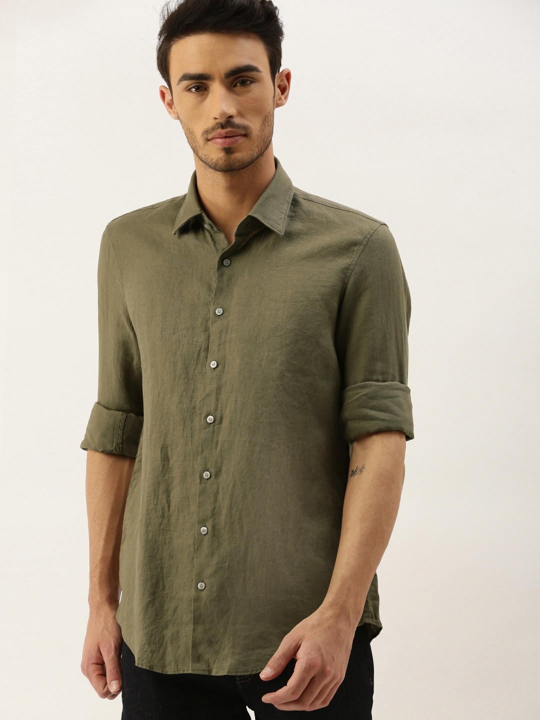 

Calvin Klein Jeans Men Olive Green Slim Fit Solid Casual Shirt