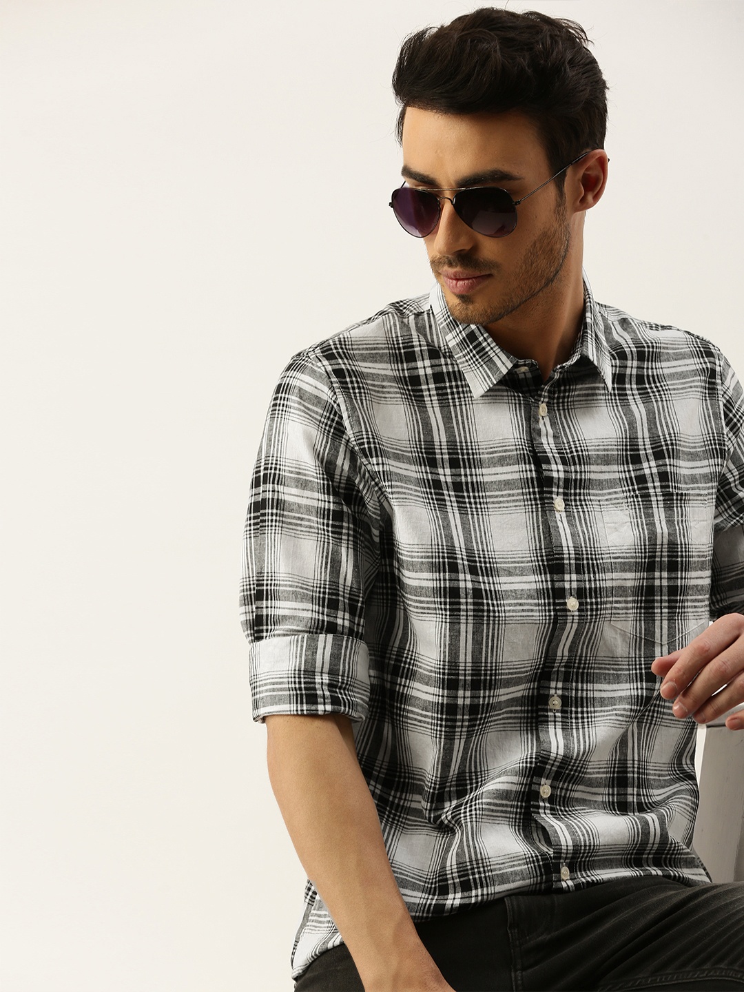 

Calvin Klein Jeans Men White & Black Slim Fit Checked Casual Shirt