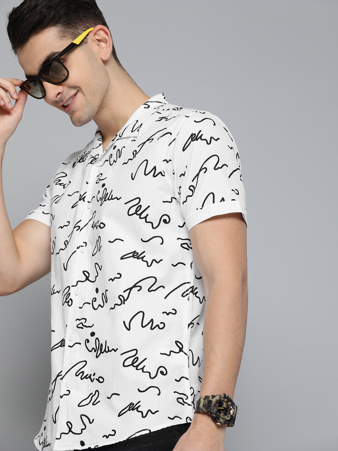 

HERE&NOW Men White & Black Slim Fit Printed Casual Shirt