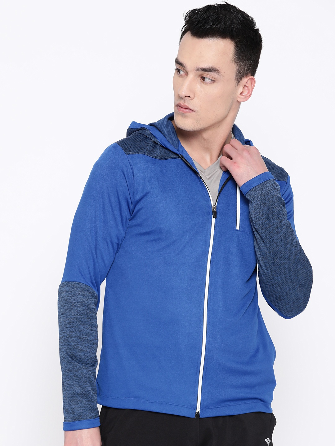 

Yuuki Men Blue Solid Sporty Jacket