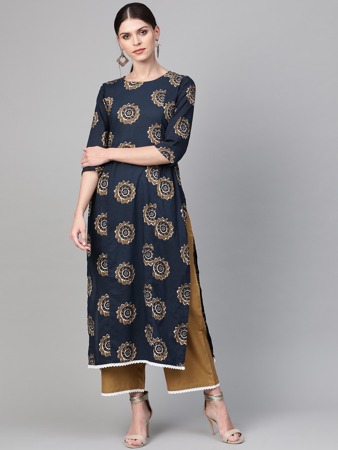 

Indo Era Women Navy Blue & Olive Green Screen Printed Kurta with Palazzos