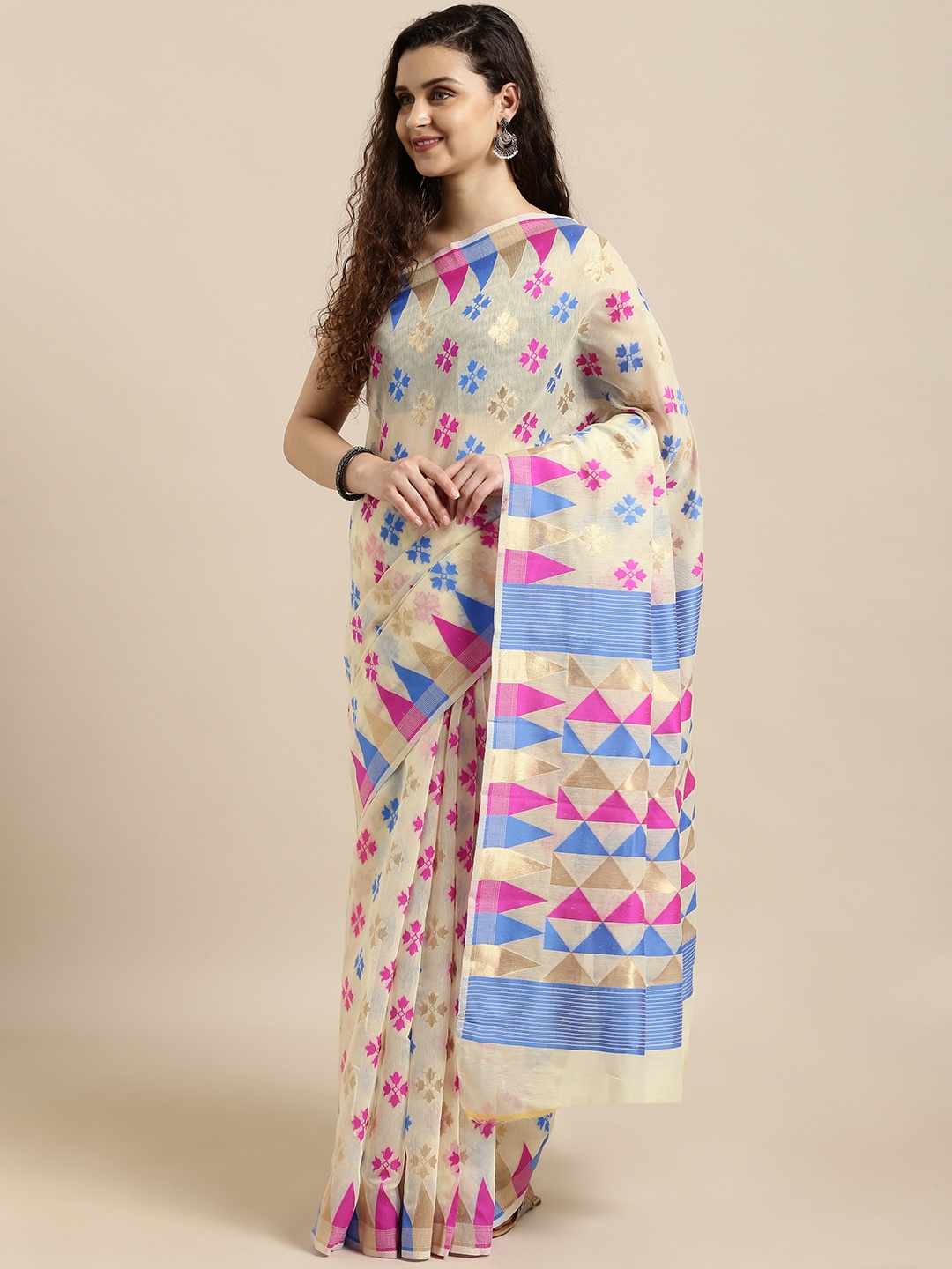 

VASTRANAND Cream-Coloured & Blue Silk Cotton Woven Design Jamdani Saree