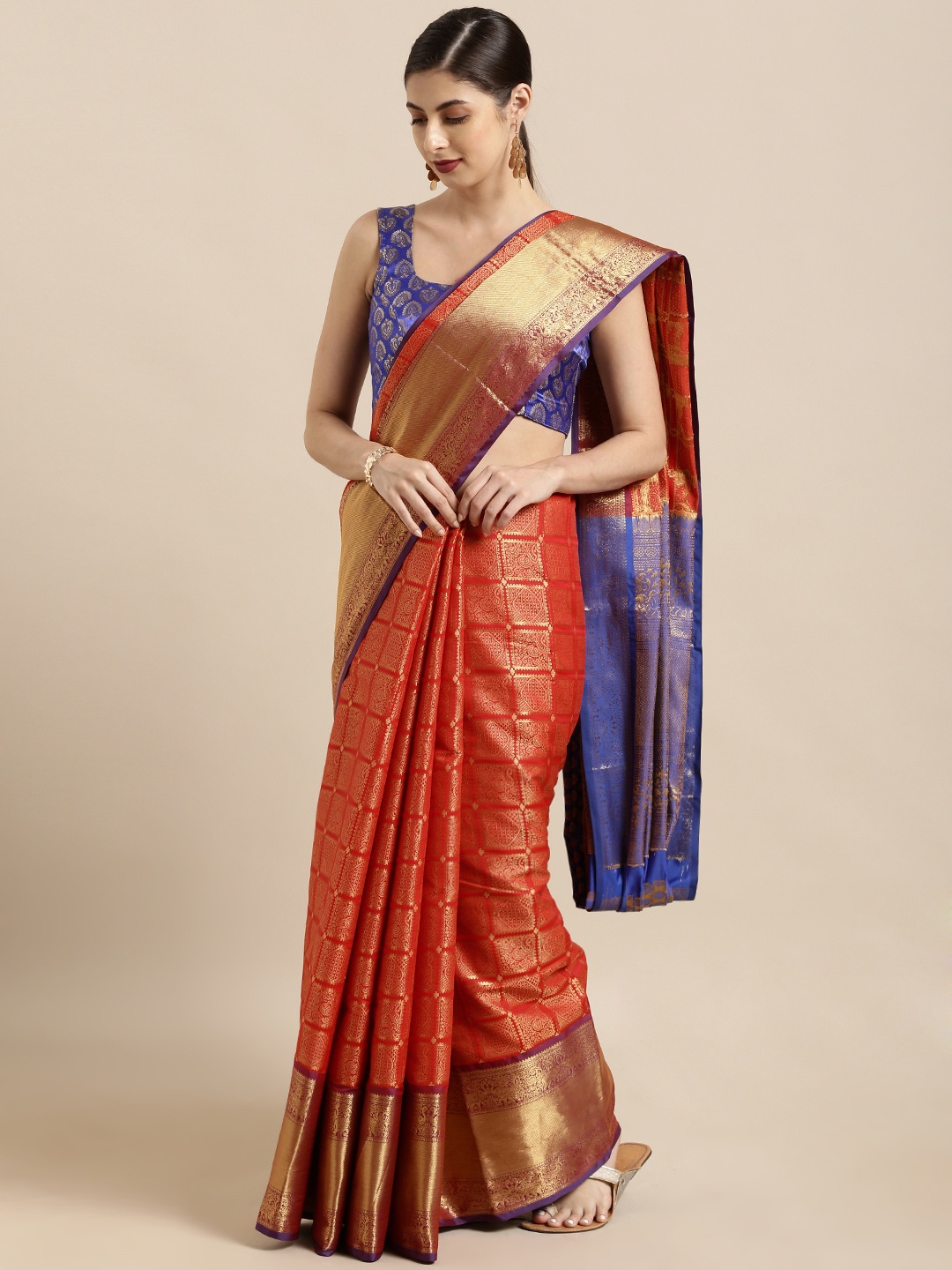 

VASTRANAND Red & Golden Silk Blend Woven Design Kanjeevaram Saree