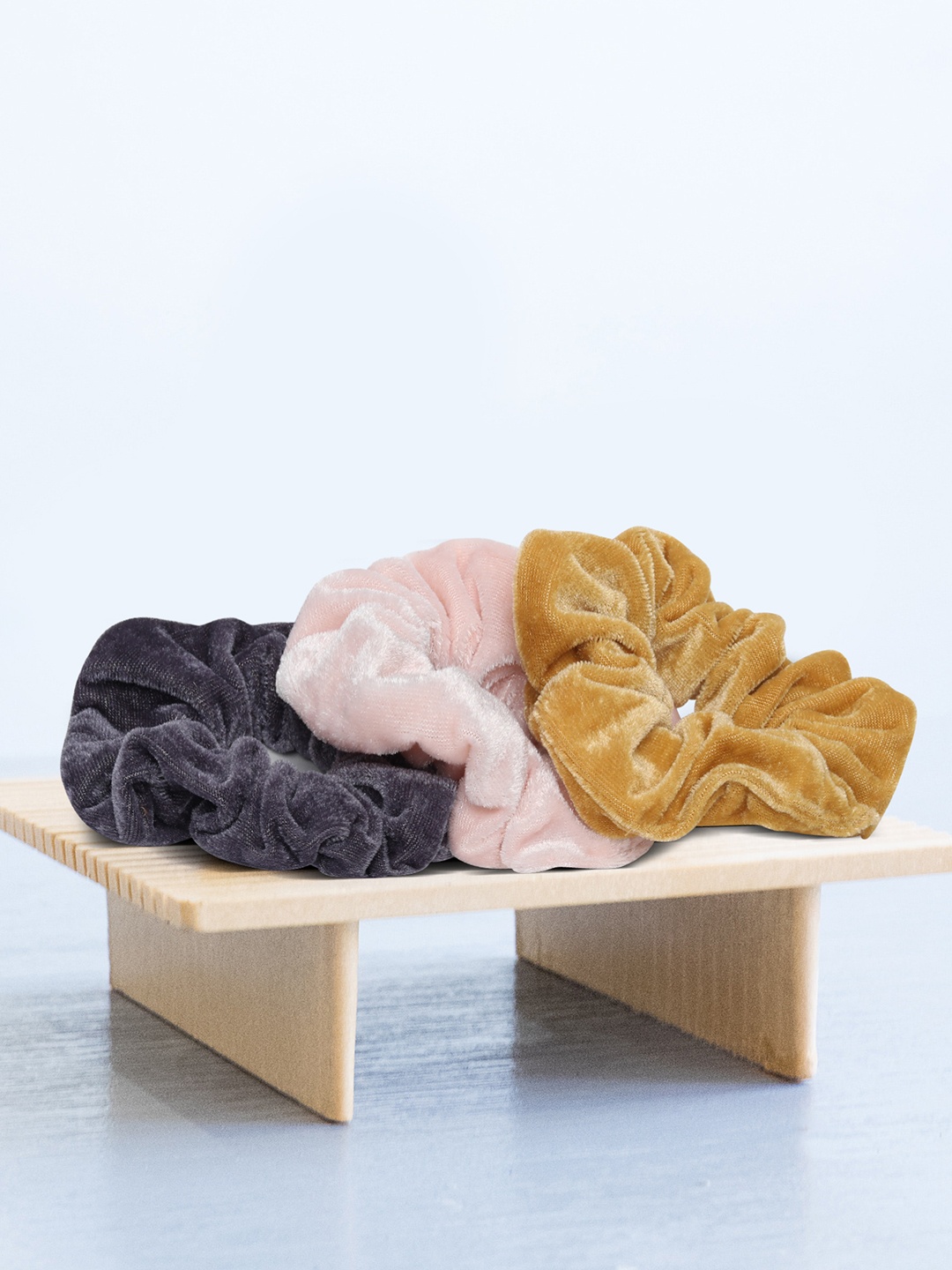 

Blueberry Set of 3 Scrunchies, Navy blue